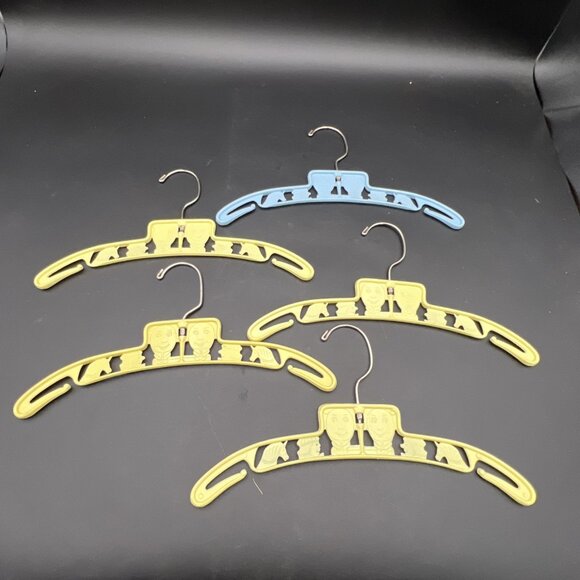5 Vintage Children's Hangers 4 yellow 1 Blue Humpty Dumpty - Picture 2 of 5